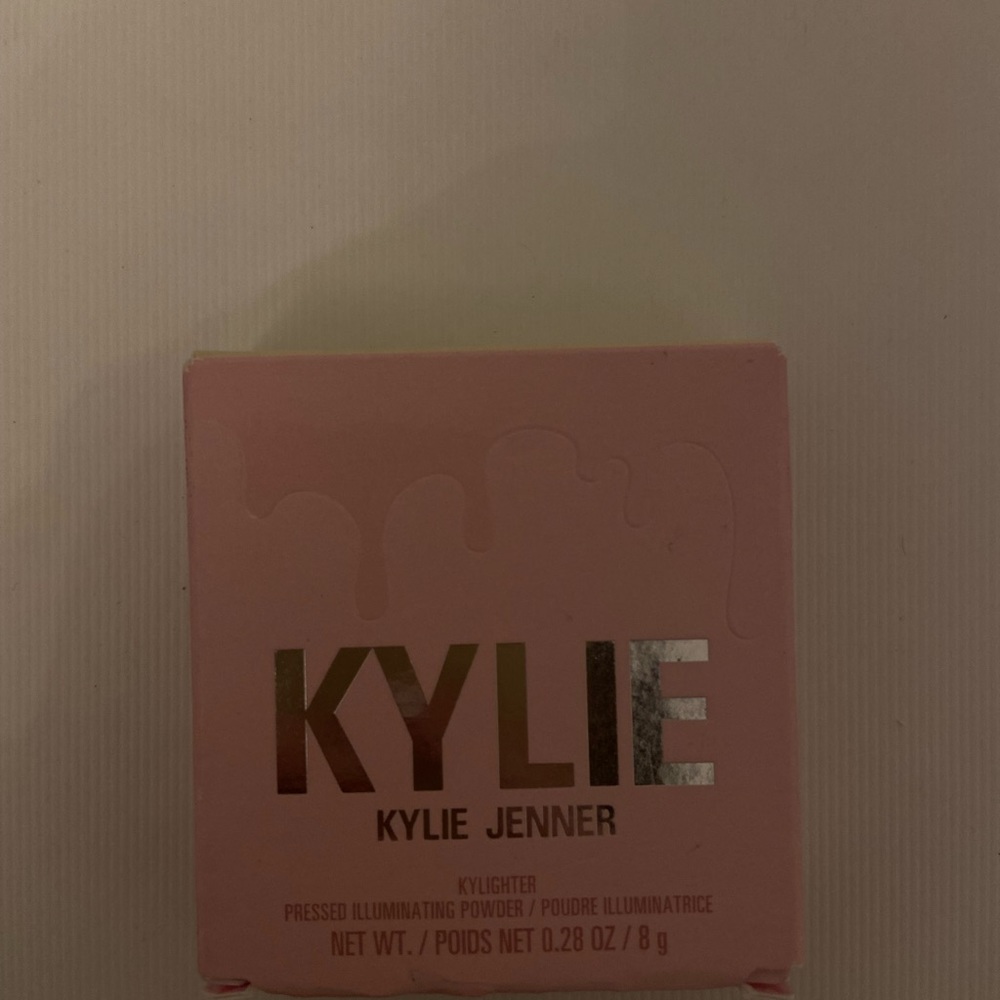 Kylie Jenner highlighter